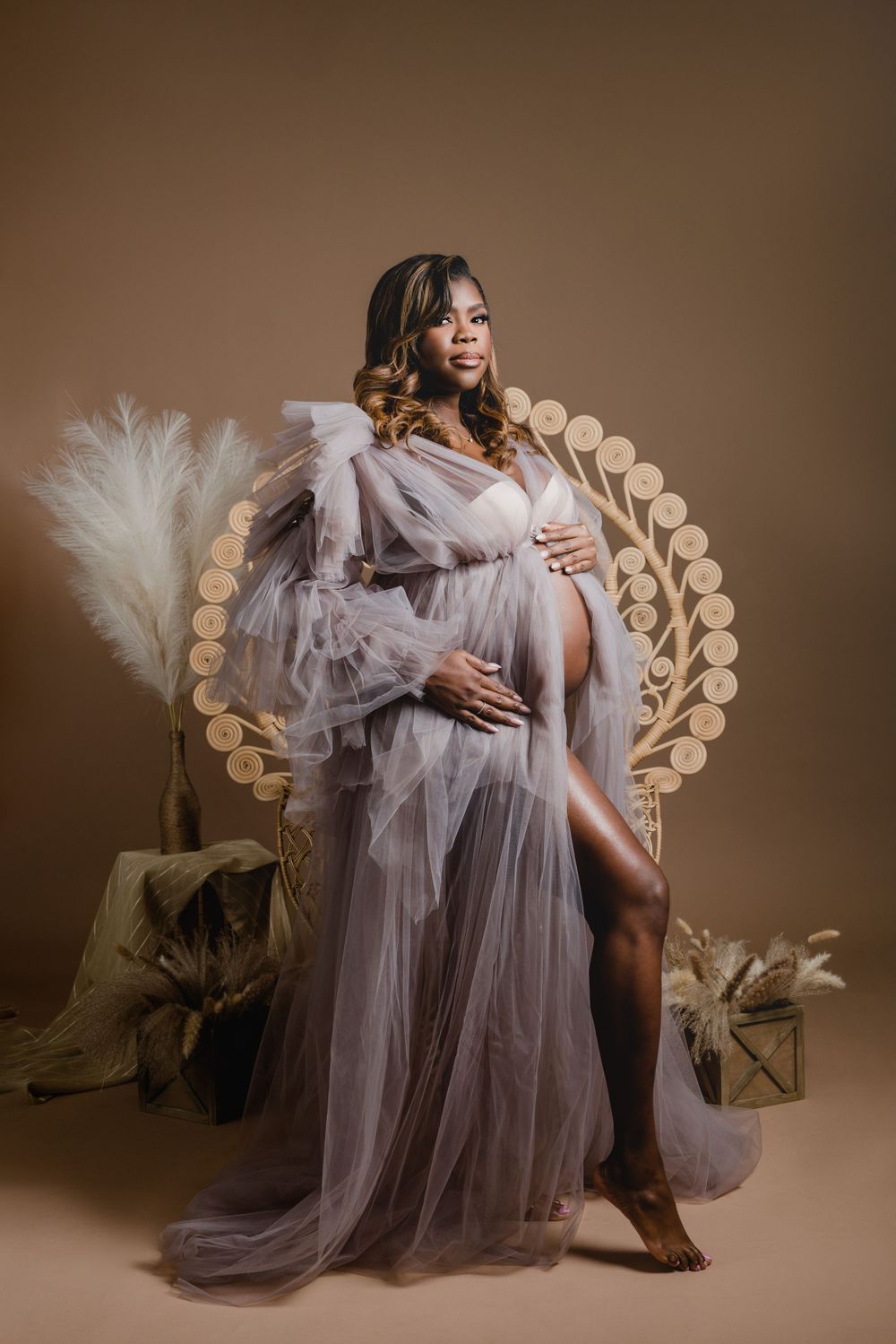 Maternity photography, Jacksonville FL, Carolennys Studios, Fine Art Maternity Photography, Studio Photography, mauve body suide tull robe maternity dress